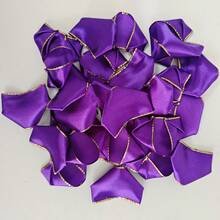 50 pezzi Kit semi-finito di petali di rosa in nastro di raso con bordo dorato, fiori eterni, materiali fai-da-te per bouquet, idea regalo artigianale per matrimoni, vacanze, compleanni, feste, lauree, decorazioni natalizie per la casa e regali di Natale