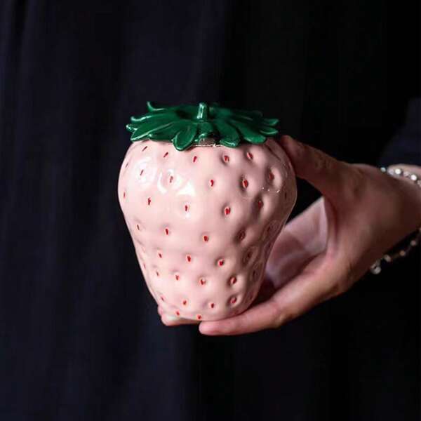 1pcs Strawberry Ceramic Storage Jar, Suitable For Sugar, Salt, Coffee Beans, Tea And Spices, A Great Kitchen Item