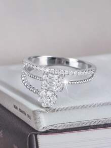 1 pièce Bague cubique en zircone brillante, délicate et élégante aux motifs géométriques multicouches et fleurs scintillantes. Convient comme cadeau pour les femmes pour la Saint-Valentin, les rendez-vous, les anniversaires de mariage, les fiançailles, les mariages ou les fêtes d'anniversaire.