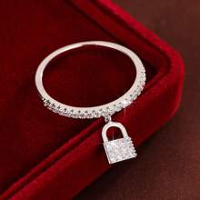 1 pieza Anillo de dama elegante con forma de cerradura decorado con zirconia artificial