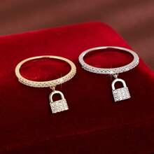 1 pieza Anillo de dama elegante con forma de cerradura decorado con zirconia artificial