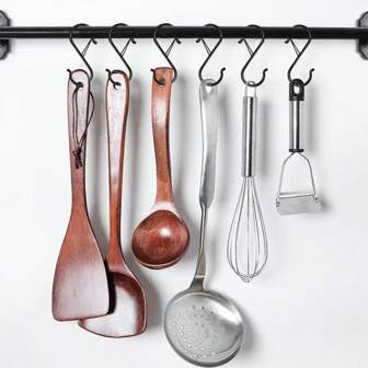 10 个 S 形挂钩，金属锁设计坚固的锅架挂钩、橱柜挂钩、植物挂钩，用于悬挂厨具、餐具、锅、衣服、植物、包包（黑色）