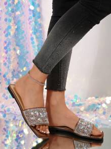 1 par de sandalias con decoración de diamantes sintéticos para mujeres de tallas grandes, sandalias planas elegantes y versátiles, de slip-on, antideslizantes, aptas para usar en casa y en exteriores de forma casual, hermosos zapatos de playa de verano para chicas, sencillas y hermosas sandalias de punta abierta, sandalias marrones, dignas, elegantes y a la moda, sandalias planas casuales para vacaciones
