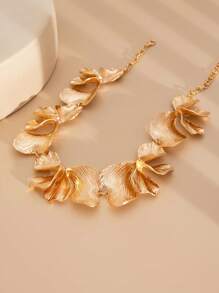 1pc Retro European & American Exaggerated Punk Style Metal Flower & Leaf Decorative Necklace, Suitable For Women Daily Wear And Party Jewelry