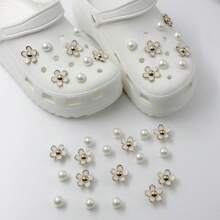 16pcs/Set White Flower & Faux Pearl Shoe Charms For Clogs Sandal Garden Shoes Silicone Bracelet Decoration, DIY Accessories,Festival Gift