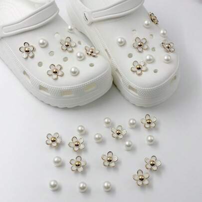 16 Stücke/Set weiße Blume & Kunstperle Schuh Charms für Clogs Sandalen Gartenschuhe Silikon Armband Dekoration, DIY Zubehör, Fest Geschenk