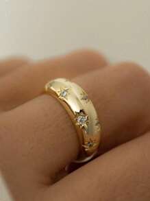 1 Stück modischer Luxus Ring für Damen mit geschnitztem Sternform Design, unisex Accessoire - Valentinstag Geschenk - Partytragen - ohne Verpackung