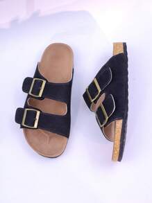 1 par de chanclas de verano unisex para adolescentes/parejas, con hebilla metálica decorativa, cómodas sandalias planas de punta abierta para uso diario