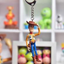 Disney 1 pieza Llavero con figura del muñeco de Woody de Disney dibujos animados: Figurita colgante de Woody, Buzz Lightyear, accesorio decorativo creativo para bolso, regalo perfecto