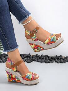 European Women Platform Wedge Sandals 2024 New Spring Summer Outdoor Versatile Buckle Slides Model Stage Sexy Flower Print Beach Casual Comfortable Open Toe Shoes Green Floral Platform Flats For Petite