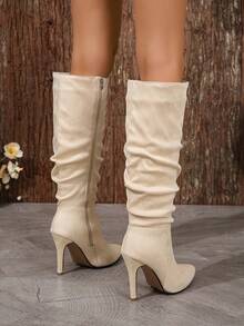 Stivali da donna eleganti e versatili da mezza gamba, con punta affusolata, tacco impilato plissettato, cerniera laterale, adatti per serate, feste, vacanze e festival musicali - Beige - Visualizzare 3