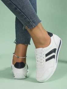 Women's Casual Sneakers, 2026 Spring/Autumn New Style, Lightweight, Patchwork Design, Flat, Daily Commute, Comfortable & Versatile, Simple White Shoes, Student Shoes, Fashionable Low-Top, Retro Sports Shoes, Women's Summer Casual Flat Non-Slip Patchwork Colorful Outdoor Sports Shoes, Spring/Autumn