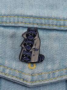 1pc Cute Raccoon Badge, 3 Raccoons Stacked On Coat, Funny Animal Brooch, Gift For Friend - Multicolor - View 3