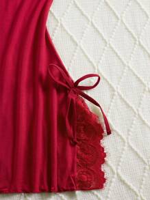 Lingerie sexy, ensemble robe-sangle de plaisir romantique rouge vin. Conception unique, stimuler l'imagination créative illimitée, montrer une atmosphère romantique
