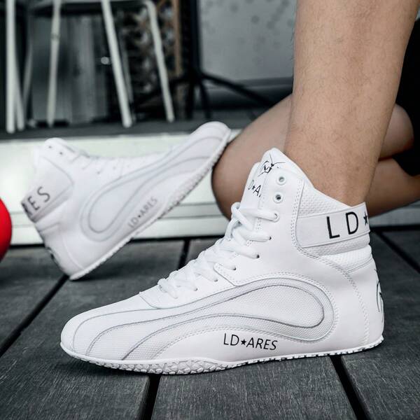 Nouvelles chaussures d'entraînement de boxe 2025 avec design unique de broderie de mante religieuse, anti-dérapantes et respirantes pour hommes, chaussures de combat