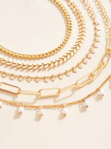 5 pièces Set de bracelets minimalistes avec chaîne, cœur et perles décoratives. Convient pour les vacances, les sorties et toutes les saisons. Accessoires de bijoux pour femmes.