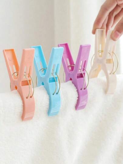 4pcs Large Clips, Beach Towel Clips For Chairs, Plastic Cloth Clips Hanger, Wind-Proof Clips For Towel, Down Jacket, Bathrobes, Beach Towels, Tablecloths, Prevent Them From Blowing Away