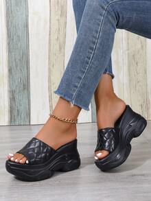 Nuevas sandalias de plataforma y cuña para mujer, verano 2025. Chanclas de tacón alto deslizantes, estilo slip-on para damas. Sandalias de mujer para playa y vacaciones, en color negro, con estilo bohemio y universitario.