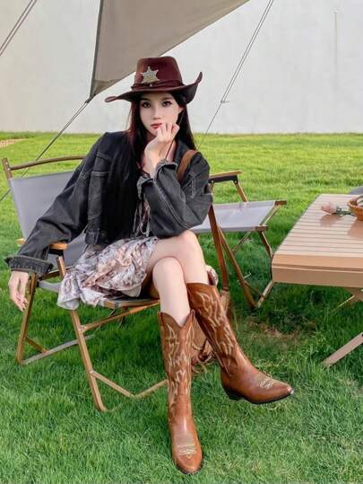 Bottes mi-mollet à talon compensé pointu pour femmes, avec coupe en V personnalisée et broderie mode
