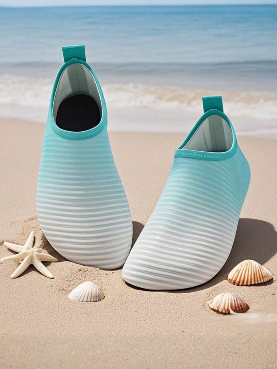 儿童夏季沙滩鞋，男童蓝色条纹渐变色软底轻便透气舒适男女通用儿童水上运动、沙滩、水袜