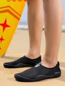 أحذية لياقة بدنية للرجال والنساء للداخل مقاومة للانزلاق وهادئة الصوت، مناسبة للحبل الناطق، المشي على آلة الكروس، تدريبات الرفع العميق، اليوغا، التسلق، المشي لمسافات طويلة خارج المنزل، الشاطئ، الرياضات، المشي في الماء - الأسود - مشاهدة 6