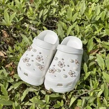 16pcs/Set White Flower & Faux Pearl Shoe Charms For Clogs Sandal Garden Shoes Silicone Bracelet Decoration, DIY Accessories,Festival Gift