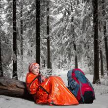2pcs Emergency Sleeping Bag Set - Includes 1pc Aluminum Foil Lining Emergency Raincoat And 1pc Emergency Sleeping Bag, Portable Blanket Survival Gear, Warm Camping Bag, Essential Outdoor Hiking Travel Equipment