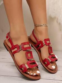 Sandálias rasteiras femininas, chinelos de praia femininos, novas sandálias com fivela quadrada e decoração da moda primavera/verão