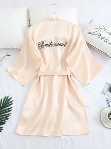1 pieza Bata con inicial de novia y dama de honor, ropa para prepararse para la fiesta nupcial, accesorios para la ceremonia y recepción de la boda, pijama de primavera y verano para dama de honor, vestido de novia, ropa de baño bordada para la fiesta de las mejores amigas, suministros para la boda, fiesta al aire libre + 1 pieza de pantuflas
