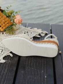 Damen Polyurethan Keilabsatz Lässig Chic Espadrilles mit spitzer Zehenpartie und Slip-On-Design