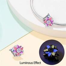 1 pièce Pendentif en argent sterling 925 avec pierre scintillante lumineuse et colorée en forme de papillon, fleur, oiseau, libellule, luciole brillant dans le noir. Convient pour la fabrication de bracelet et bijou pour femme.