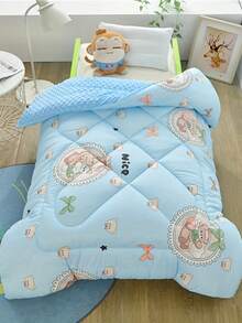 1 件婴儿/幼儿毯，AB 版工艺，A 面为针织棉布，B 面为波点绒，饰有动物图案，柔软透气，舒适亲肤，是送给孩子的理想礼物