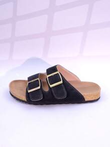 1 par de chanclas de verano unisex para adolescentes/parejas, con hebilla metálica decorativa, cómodas sandalias planas de punta abierta para uso diario