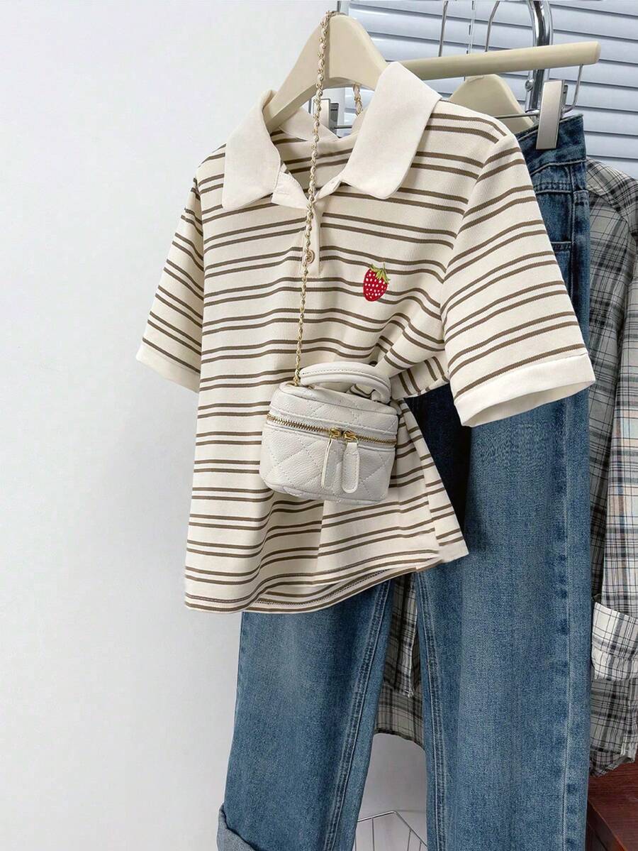 可爱草莓刺绣条纹撞色Polo衫,适合8-12岁女孩,返校季、斋月T恤、春夏秋冬四季皆宜,条纹设计,美式学院风,开斋节必备。 - 卡其色 - 查看 1