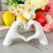 1pc,Colorful Resin Heart - Shaped Festive Figurine Ornaments. Ideal For Occasions Like Birthdays, Adding An Ambient Touch To Tabletops. Perfect Decorations For Proposal Parties, Wedding Gifts, And Wedding Favors For Guests.