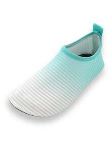 儿童夏季沙滩鞋，男童蓝色条纹渐变色软底轻便透气舒适男女通用儿童水上运动、沙滩、水袜