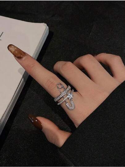 1 pièce Bague minimaliste style trombone avec design de fleur en cristal, bague scintillante pour le doigt convenant pour le port quotidien, mariages, vacances, fêtes, cadeaux