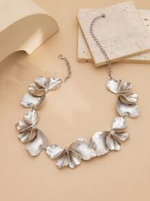 1pc Retro European & American Exaggerated Punk Style Metal Flower & Leaf Decorative Necklace, Suitable For Women Daily Wear And Party Jewelry