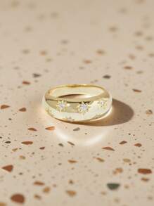 1 Stück modischer Luxus Ring für Damen mit geschnitztem Sternform Design, unisex Accessoire - Valentinstag Geschenk - Partytragen - ohne Verpackung