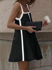 Rochie mini de vacanță elegantă și sexy pentru femei, cu camisol, cu decolteu pătrat și blocuri de culoare, neagră, primăvară/vară