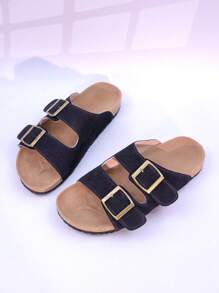 1 par de chanclas de verano unisex para adolescentes/parejas, con hebilla metálica decorativa, cómodas sandalias planas de punta abierta para uso diario