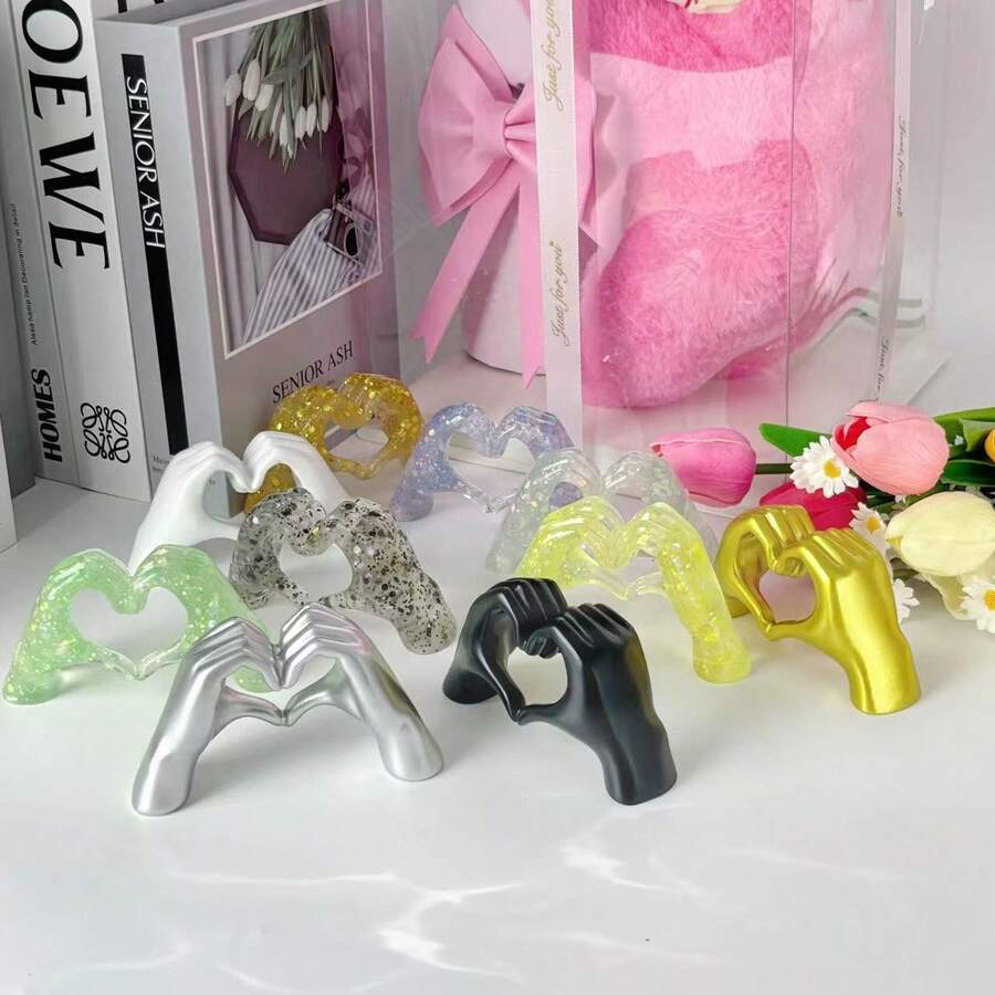 1pc,Colorful Resin Heart - Shaped Festive Figurine Ornaments. Ideal For Occasions Like Birthdays, Adding An Ambient Touch To Tabletops. Perfect Decorations For Proposal Parties, Wedding Gifts, And Wedding Favors For Guests.
