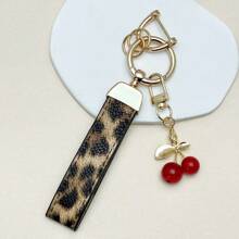 TTOBS 1pc Handmade Leopard Leather Car Key Chain With Cute Cherry Pendant - , Fashionable And Multifunctional Backpack Key Chain, The Perfect Accessory For Backpacks. The Perfect Gift For Valentine's Day, And An Excellent Gift For Your Beloved Girlfriend.