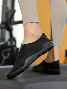 أحذية لياقة بدنية للرجال والنساء للداخل مقاومة للانزلاق وهادئة الصوت، مناسبة للحبل الناطق، المشي على آلة الكروس، تدريبات الرفع العميق، اليوغا، التسلق، المشي لمسافات طويلة خارج المنزل، الشاطئ، الرياضات، المشي في الماء - الأسود - مشاهدة 4