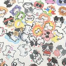 54张趣味十足的可爱小猫贴纸，透明PET材质，猫咪主题，卡通可爱，趣味十足，动物造型，美观大方，乙烯基材质，可用于水瓶、保温瓶、吉他、行李箱、手机、手机壳、笔记本电脑、滑板等，是馈赠佳品。