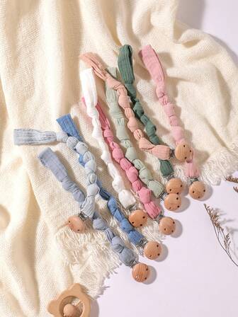 4 件套奶嘴夹套装，包括时尚奶嘴链和木制 3 孔奶嘴夹，适合男婴女婴日常使用和礼物