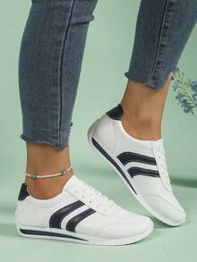 Women's Casual Sneakers, 2026 Spring/Autumn New Style, Lightweight, Patchwork Design, Flat, Daily Commute, Comfortable & Versatile, Simple White Shoes, Student Shoes, Fashionable Low-Top, Retro Sports Shoes, Women's Summer Casual Flat Non-Slip Patchwork Colorful Outdoor Sports Shoes, Spring/Autumn