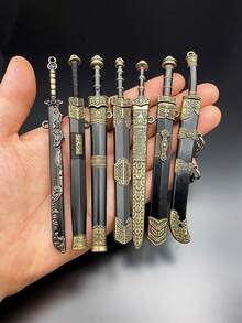 Set de 1/7 piezas de espadas de metal en miniatura, aleación - Serie de colgantes inspirados en lo antiguo, tema militar, construcción de metal resistente, regalo ideal para amantes de los juegos y el anime - Multicolor - Ver 4