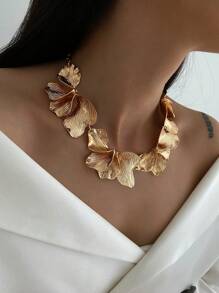 1pc Retro European & American Exaggerated Punk Style Metal Flower & Leaf Decorative Necklace, Suitable For Women Daily Wear And Party Jewelry