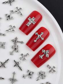 Set di 30 Pezzi di Charm per Unghie in Oro con Gemme Dorate per Unghie, Charm a Croce Dorati e Charm con Vergine Maria - Decorazioni per Unghie in Stile Y2K 3D Dorate, Charm per Unghie Argento, Perle, Gemme di Diamanti, Decorazioni per Unghie in Metallo Dorato e Argentato Vintage Punk